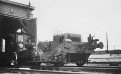 165363 Afbeelding van de locomotor nr. 101 (proeflocomotor, fabrikaat Schwartzkopff Berlin, 1927) van de N.S. bij de ...